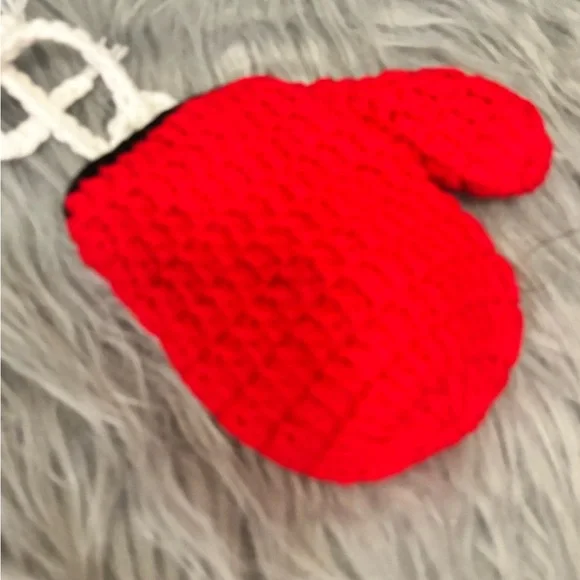 Red Crochet Baby Shorts and Mittens Boxer Set. Photo Prop NB-3M - Picture 4 of 6